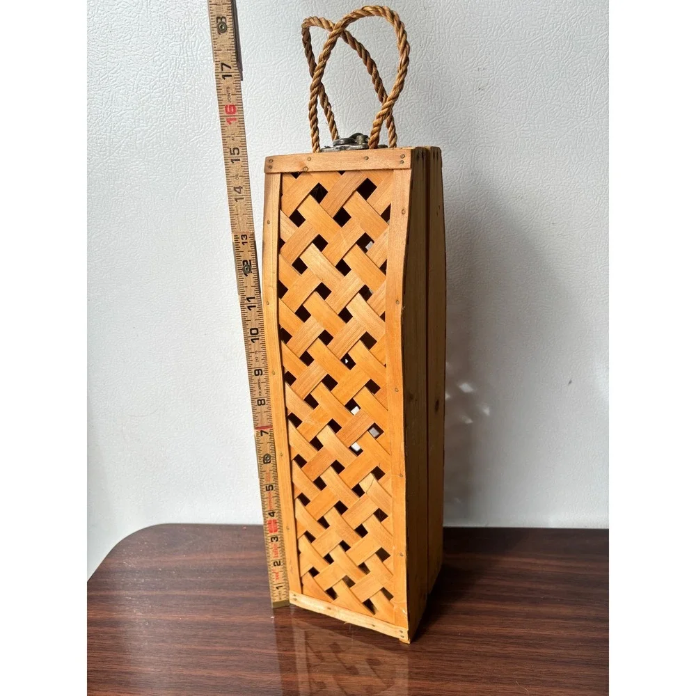 Vtg Wooden Lattice Wine Bottle Carrier‎ Box with Rope Handles and Brass Latch